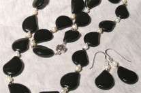 Shaped Black Onyx and Pearl Necklace and Earring Set